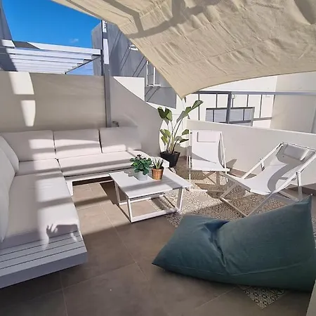 White Medano Apartment. New With Fast Wifi *