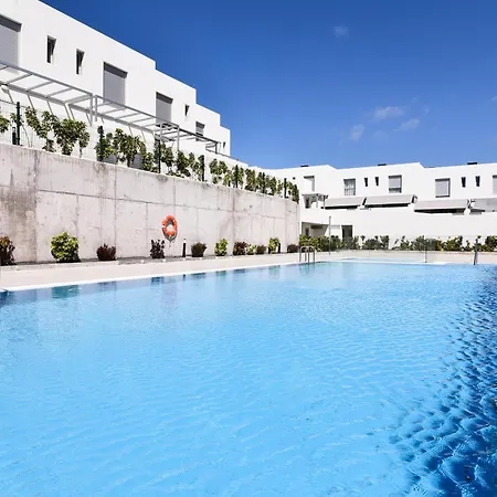 White Medano Apartment. New With Fast Wifi Holiday home