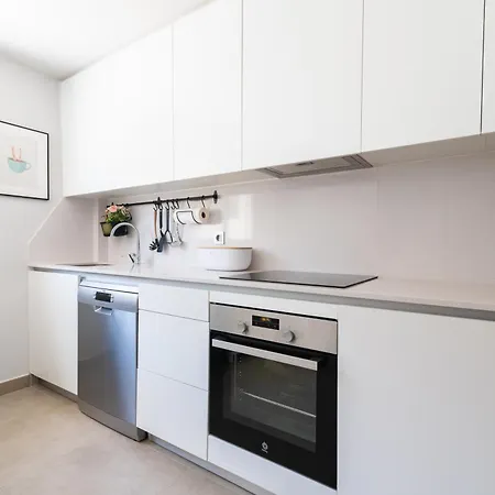 White Medano Apartment. New With Fast Wifi Holiday home