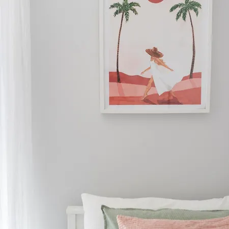 White Medano Apartment. New With Fast Wifi Holiday home *