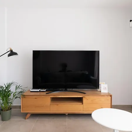 White Medano Apartment. New With Fast Wifi