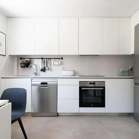 White Medano Apartment. New With Fast Wifi Holiday home *