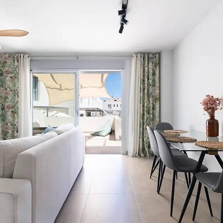 White Medano Apartment. New With Fast Wifi * El Medano (Tenerife)
