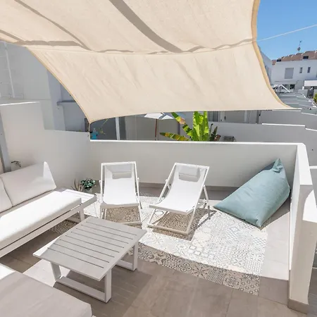 White Medano Apartment. New With Fast Wifi Hébergement de vacances