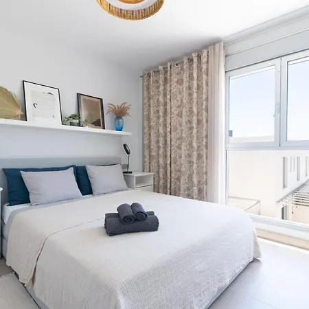 White Medano Apartment. New With Fast Wifi
