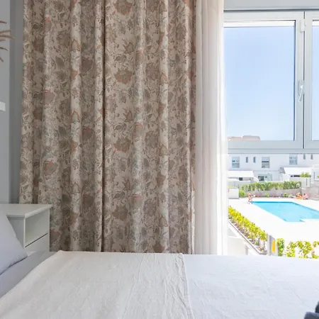 White Medano Apartment. New With Fast Wifi *